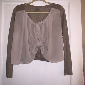 Cardigan can be worn multiple ways